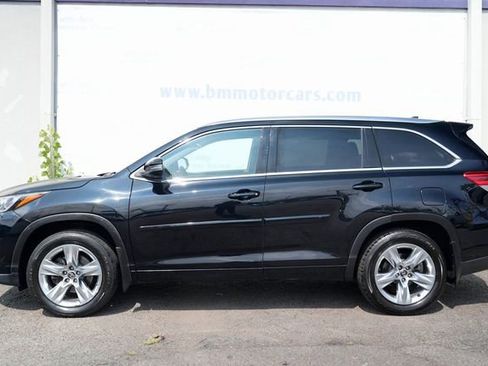 Used 2017 Toyota Highlander Limited AWD/4WD image 8