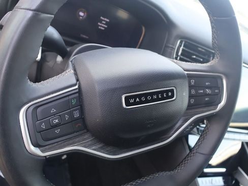 Used 2024 Jeep Wagoneer Series III AWD/4WD image 5