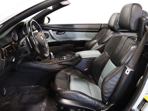 Used 2011 BMW M3 Convertible RWD image 42