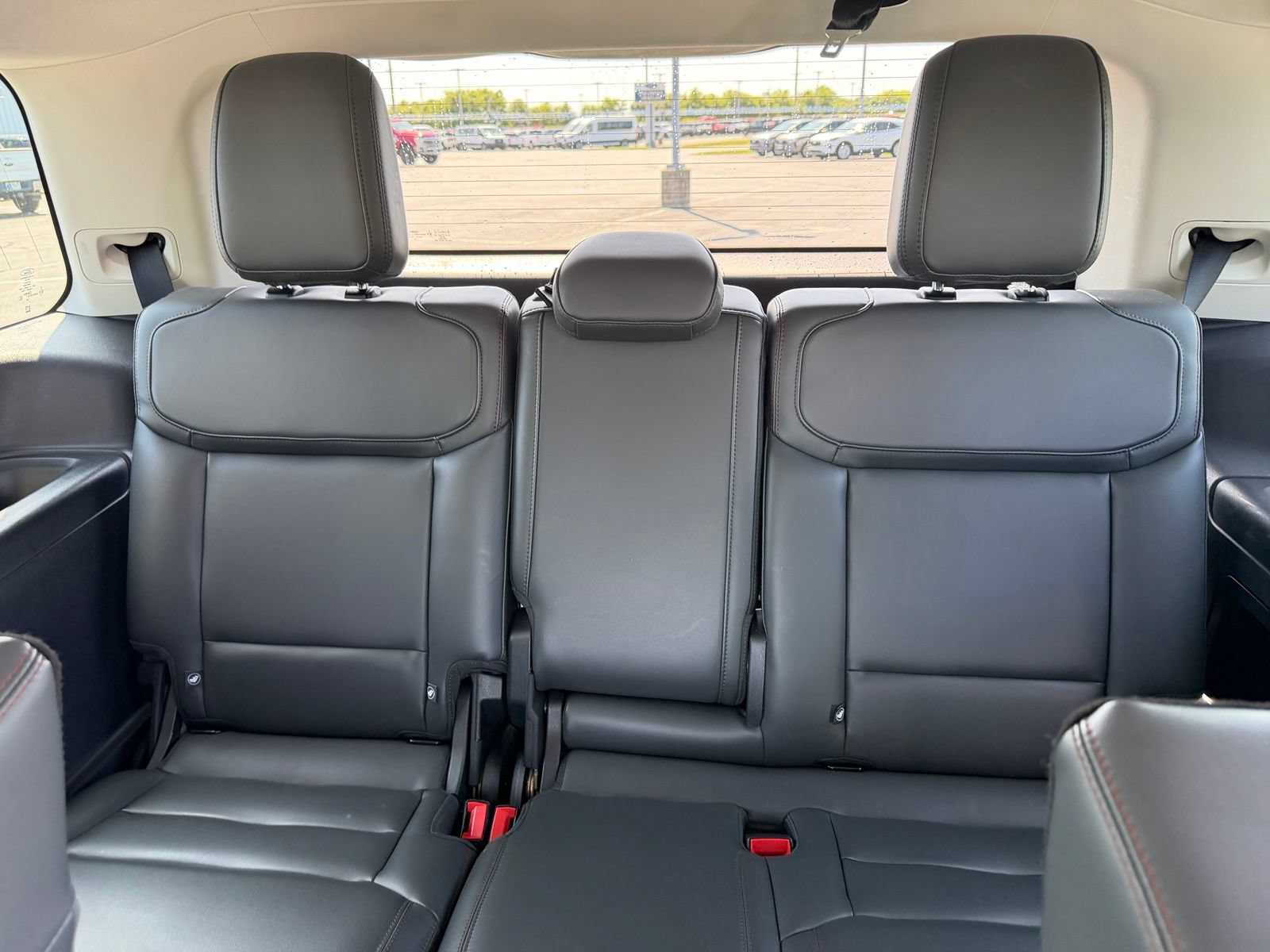 Used 2025 Ford Expedition Active AWD/4WD image 14