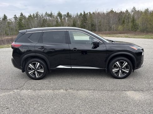 Certified 2023 Nissan Rogue Platinum w/ Platinum Premium Package AWD/4WD image 4