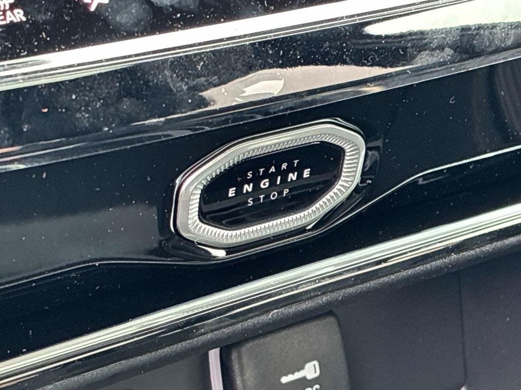 New 2026 Jeep Grand Cherokee Altitude AWD/4WD image 12