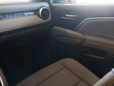 Used 2026 Chevrolet Colorado ZR2 w/ Technology Package image 36