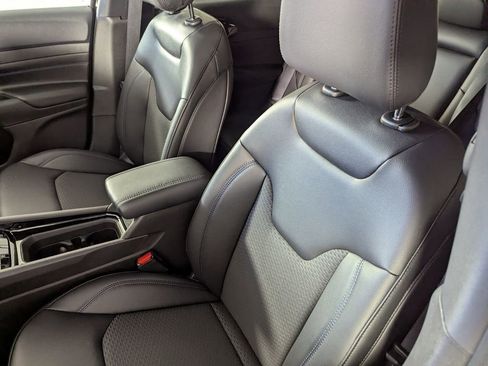 New 2026 Jeep Compass Latitude image 12