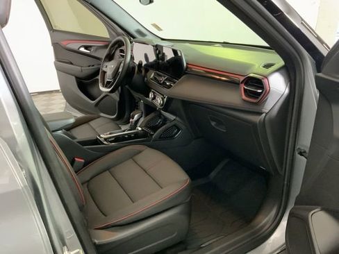 Used 2025 Chevrolet TrailBlazer RS w/ Convenience Package AWD/4WD image 28