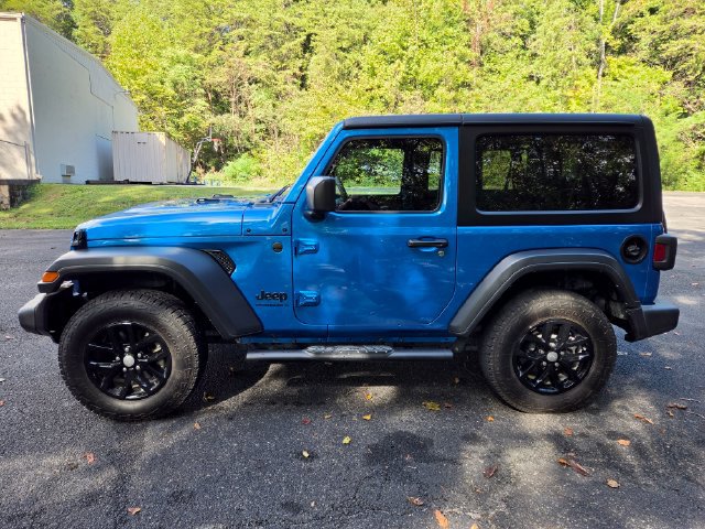 Used 2023 Jeep Wrangler Sport AWD/4WD image 19