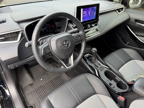 Used 2025 Toyota Corolla XSE image 13