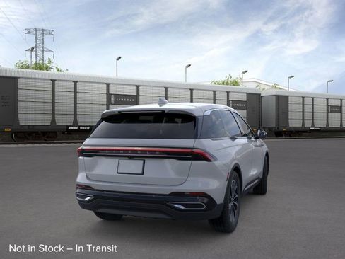New 2026 Lincoln Nautilus Premier AWD/4WD image 8