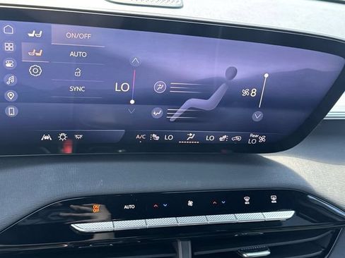 Used 2025 Buick Enclave Preferred FWD image 18
