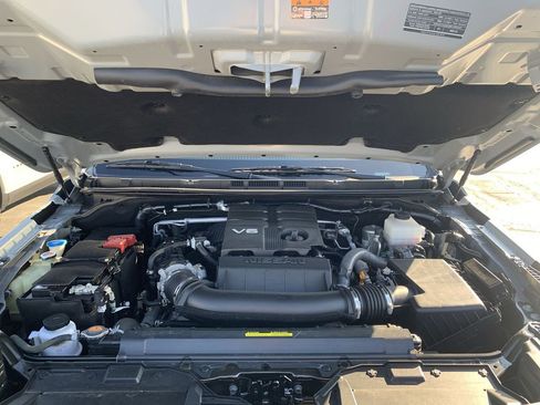 Used 2023 Nissan Frontier PRO-4X w/ Technology Package image 17