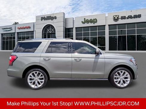 Used 2019 Ford Expedition Limited w/ Equipment Group 302A RWD image 2