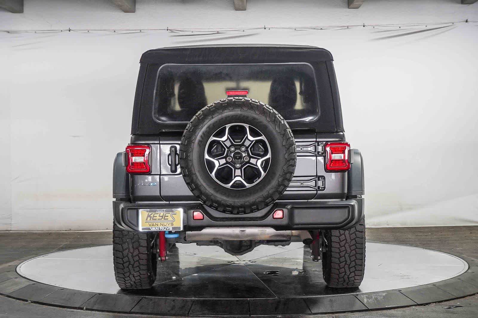 Used 2021 Jeep Wrangler Unlimited Rubicon 4xe AWD/4WD image 3