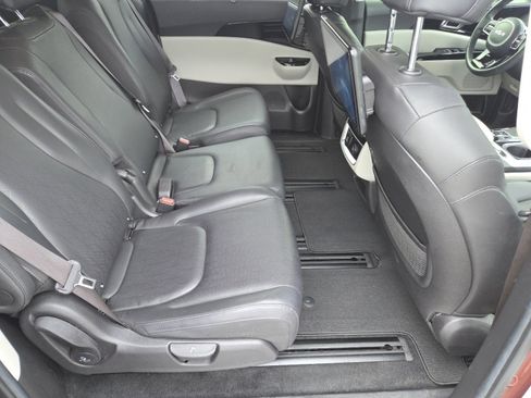 Used 2022 Kia Carnival SX image 25