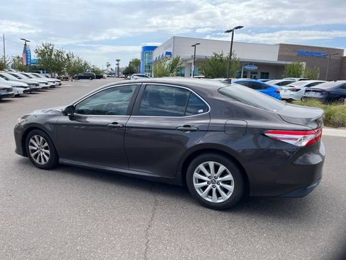 Used 2019 Toyota Camry LE FWD image 2