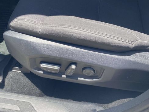Used 2025 Toyota Tundra SR5 w/ SR5 Convenience Package AWD/4WD image 51