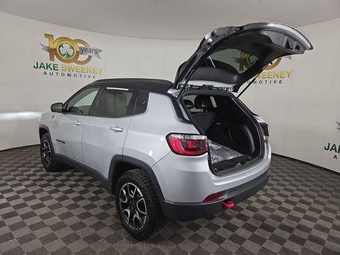 Used 2025 Jeep Compass Trailhawk w/ Sun & Sound Group image 31