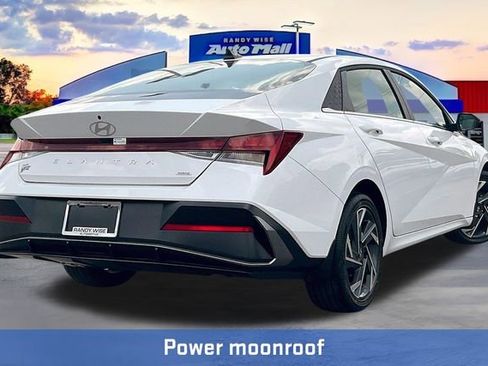New 2025 Hyundai Elantra Limited image 18