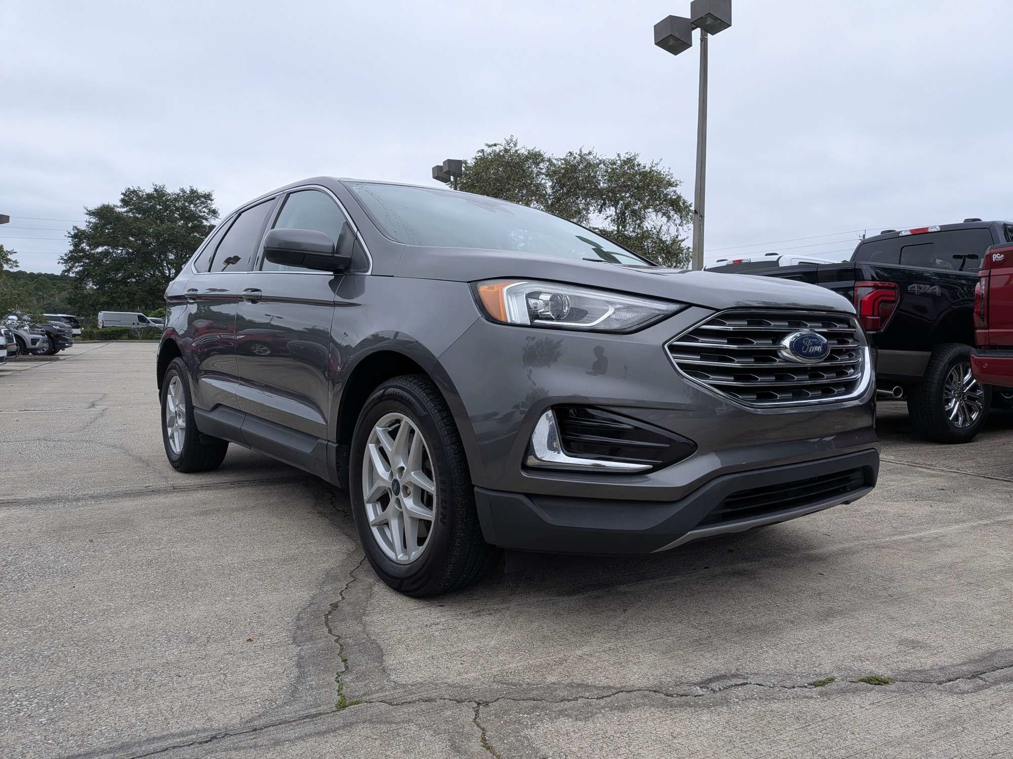Used 2022 Ford Edge SEL AWD/4WD image 2