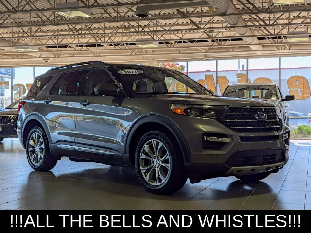 Used 2021 Ford Explorer XLT w/ Equipment Group 202A AWD/4WD image 2