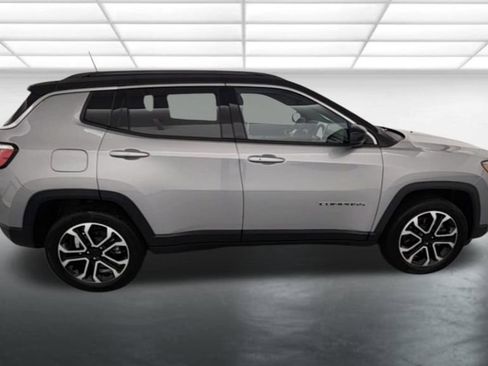 Used 2023 Jeep Compass Limited AWD/4WD image 8