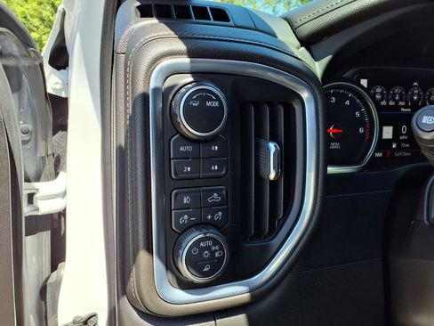 Used 2022 Chevrolet Silverado 1500 High Country AWD/4WD image 24