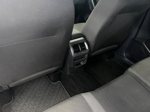 Used 2020 Volkswagen Tiguan S image 16