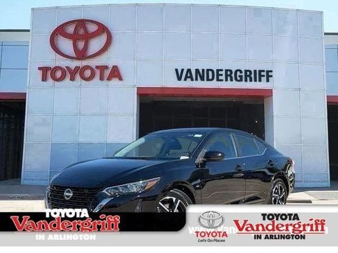Used 2025 Nissan Sentra SV FWD image 1