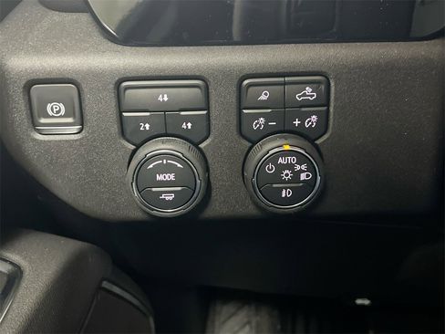 Used 2025 Chevrolet Silverado 2500 LT w/ All Star Edition image 17