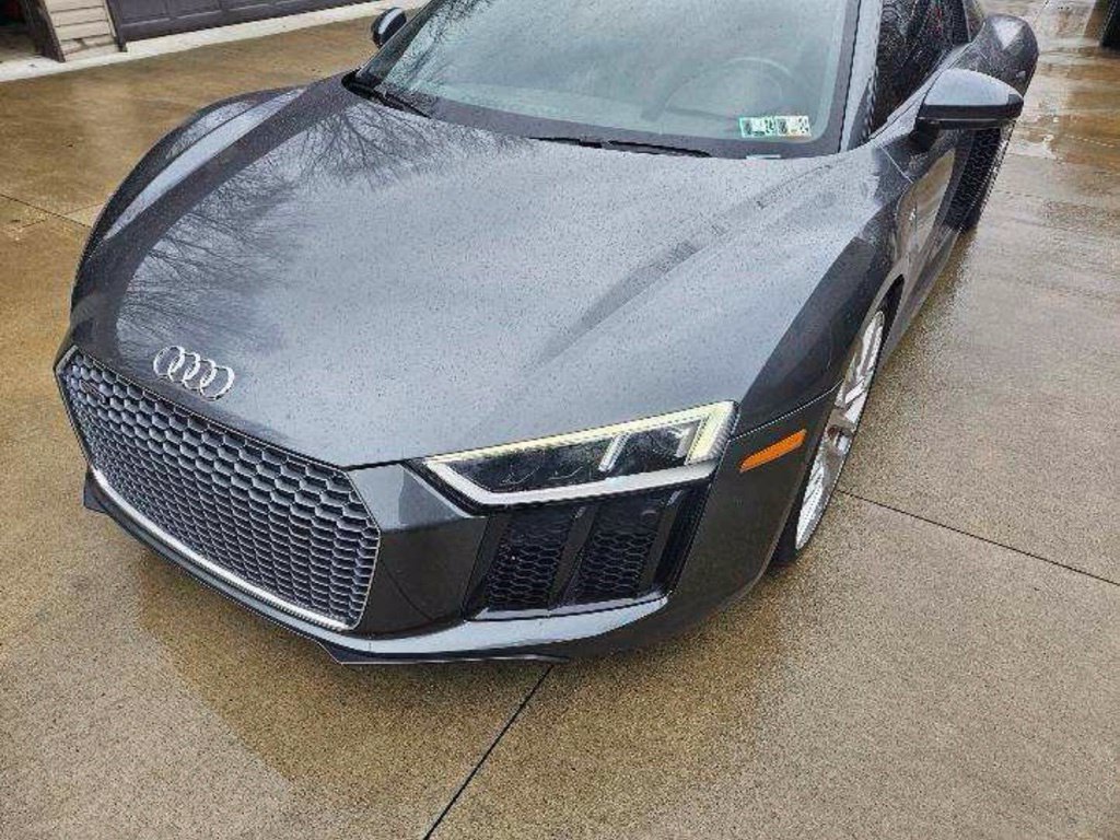 Used 2017 Audi R8 V10 w/ Carbon Exterior Package AWD/4WD image 2