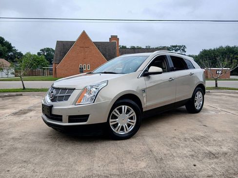 Used 2010 Cadillac SRX Luxury FWD image 2