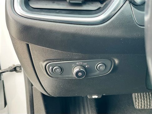 Used 2020 Chevrolet Equinox Premier w/ Premier Redline Edition image 10