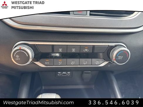Used 2024 Nissan Altima 2.5 SR FWD image 16