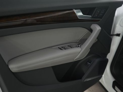 Used 2019 Audi Q5 2.0T Premium Plus w/ Premium Plus Package image 23