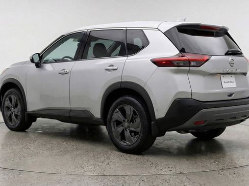 Used 2025 Nissan Rogue SV FWD image 6