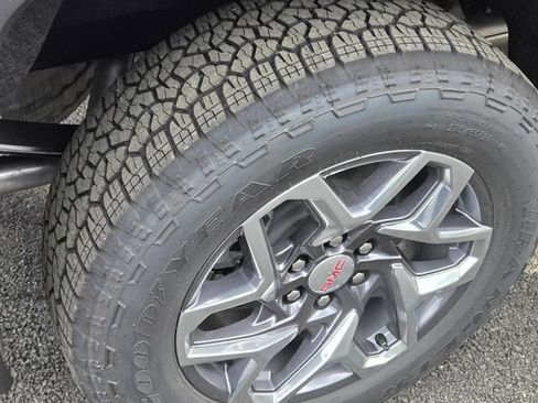 New 2026 GMC Sierra 1500 SLT AWD/4WD image 7