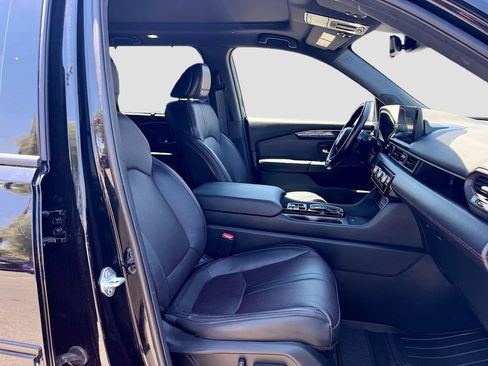 Used 2025 Honda Pilot Black Edition image 31