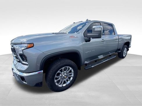 Used 2025 Chevrolet Silverado 2500 LTZ w/ LTZ Plus Package AWD/4WD image 4