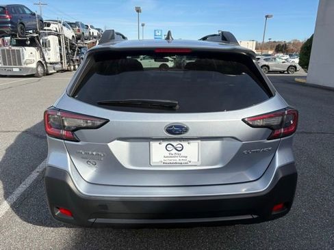 Used 2023 Subaru Outback Premium image 4