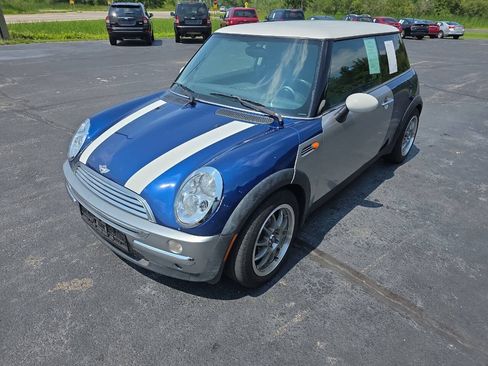 Used 2004 MINI Cooper Hardtop FWD image 3