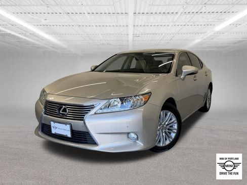 Used 2013 Lexus ES 350 w/ Luxury Pkg FWD image 1