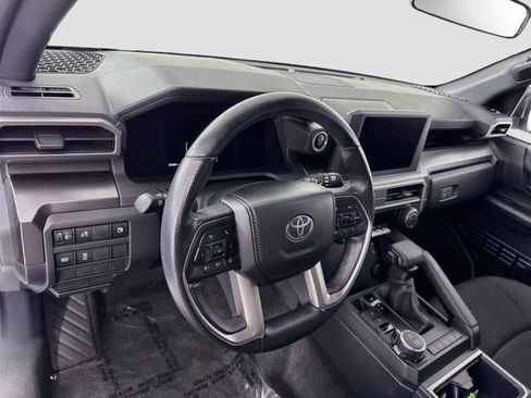 Certified 2025 Toyota 4Runner SR5 AWD/4WD image 10