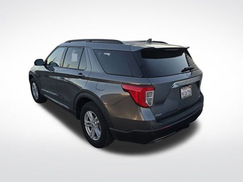 Used 2022 Ford Explorer XLT w/ Equipment Group 202A image 7