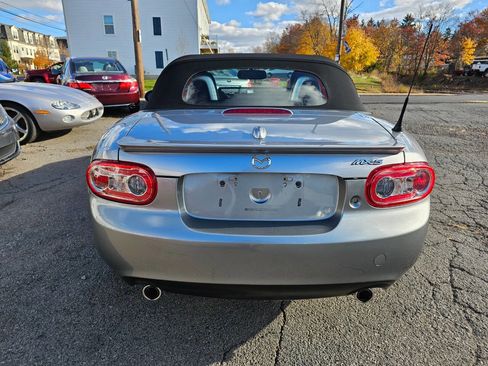 Used 2010 MAZDA MX-5 Miata Grand Touring w/ Premium Pkg image 6