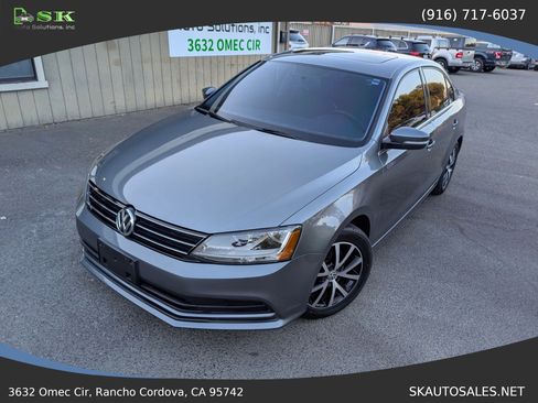 Used 2017 Volkswagen Jetta SE FWD image 1