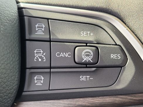 New 2026 Jeep Grand Cherokee Limited w/ Limited Altitude Package AWD/4WD image 19