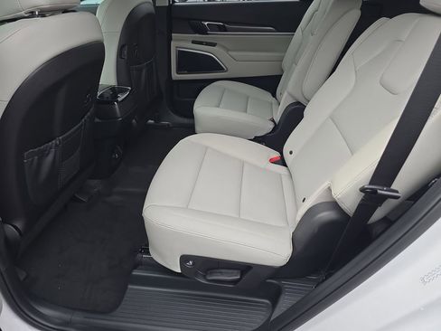 New 2025 Kia Telluride S image 17