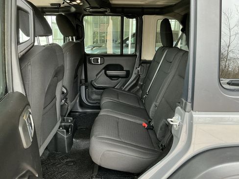 Used 2021 Jeep Wrangler Unlimited Sport image 18