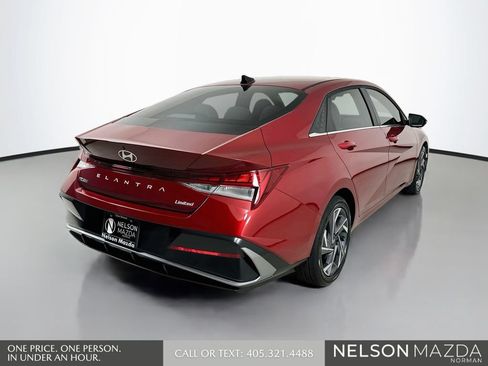 Used 2025 Hyundai Elantra Limited FWD image 6