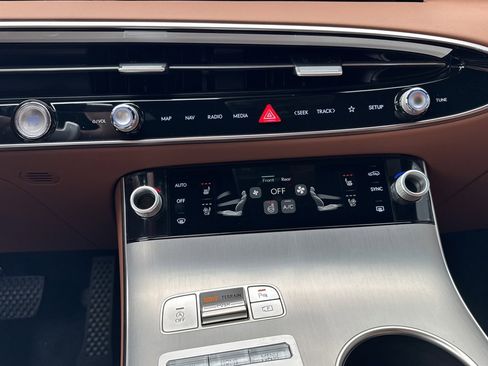 New 2026 Genesis GV70 2.5T Advanced image 9