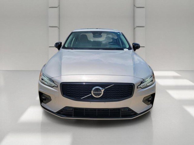 Used 2024 Volvo S60 B5 Plus FWD image 2